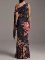 Lorena Vestido Maxi Plisado de Chiffon Estampado Negro de Un Solo Hombro