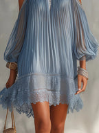 Isolda Vestido Mini Azul con Hombros al Descubierto, Cintura Fruncida y Acabado de Encaje