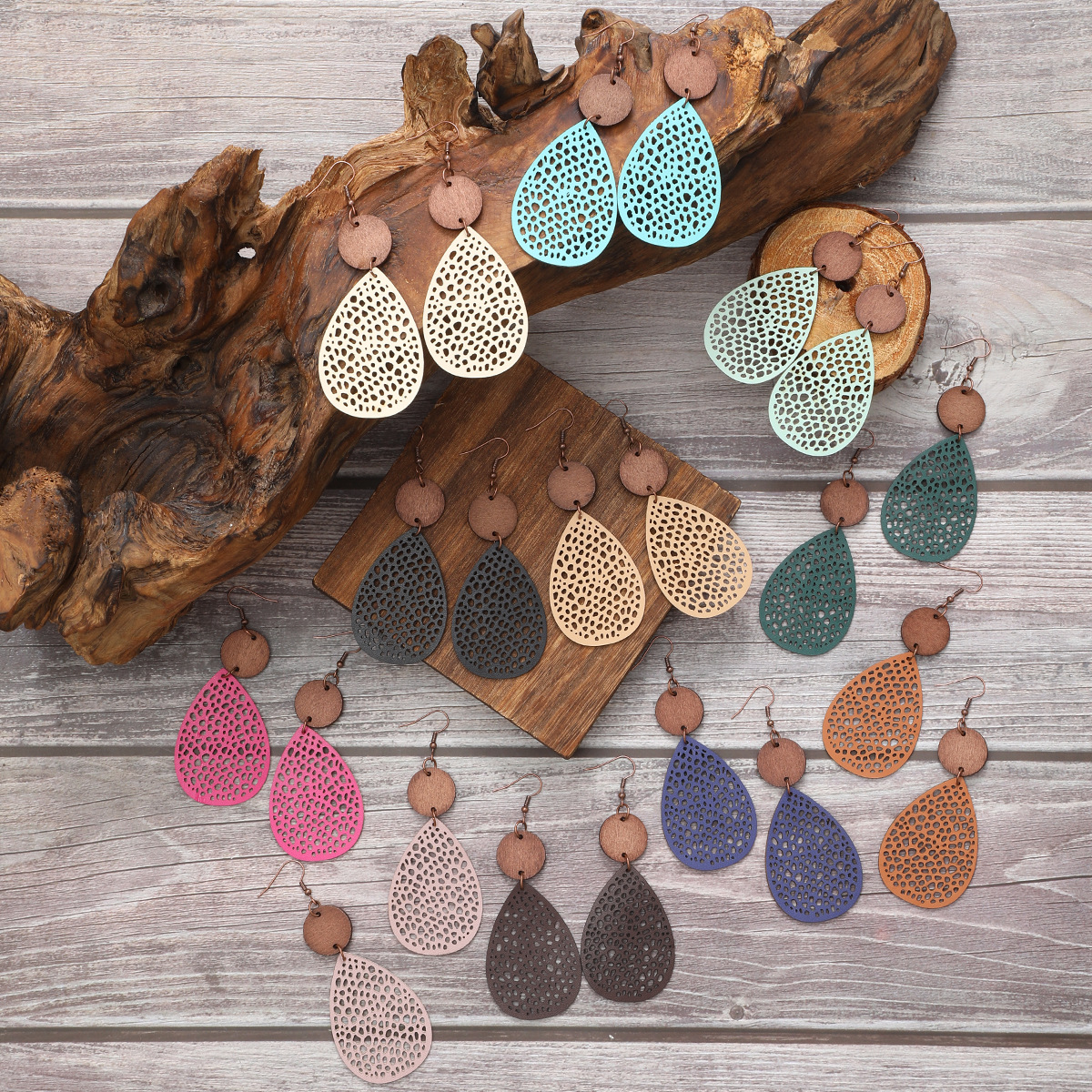 Eliana - Pendientes Colgantes Calados de Cuero PU Estilo Vintage