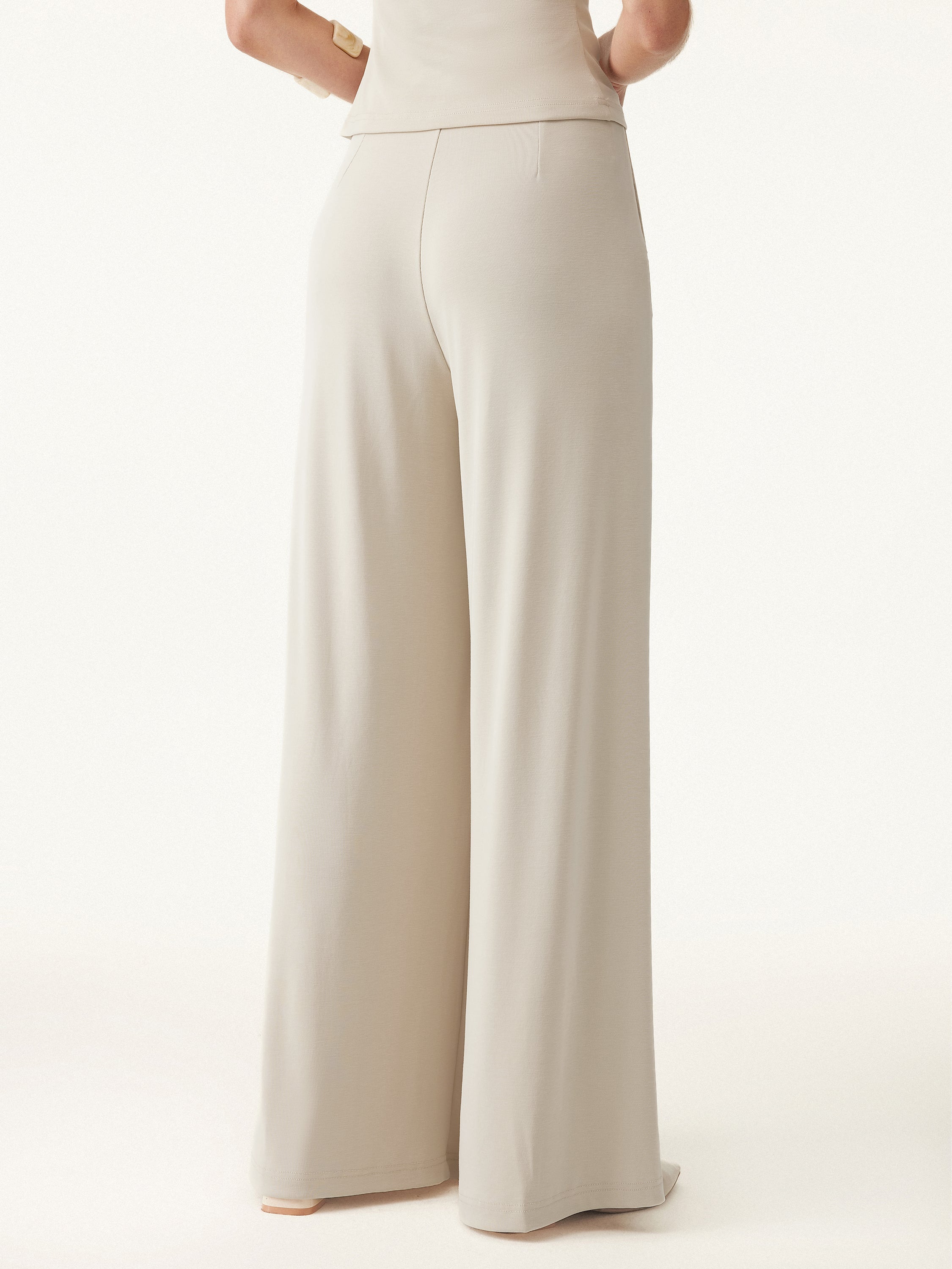 Conjunto de 2 Piezas: Camiseta Cuello Redondo Manga Corta y Pantalón Pierna Ancha con Bolsillos