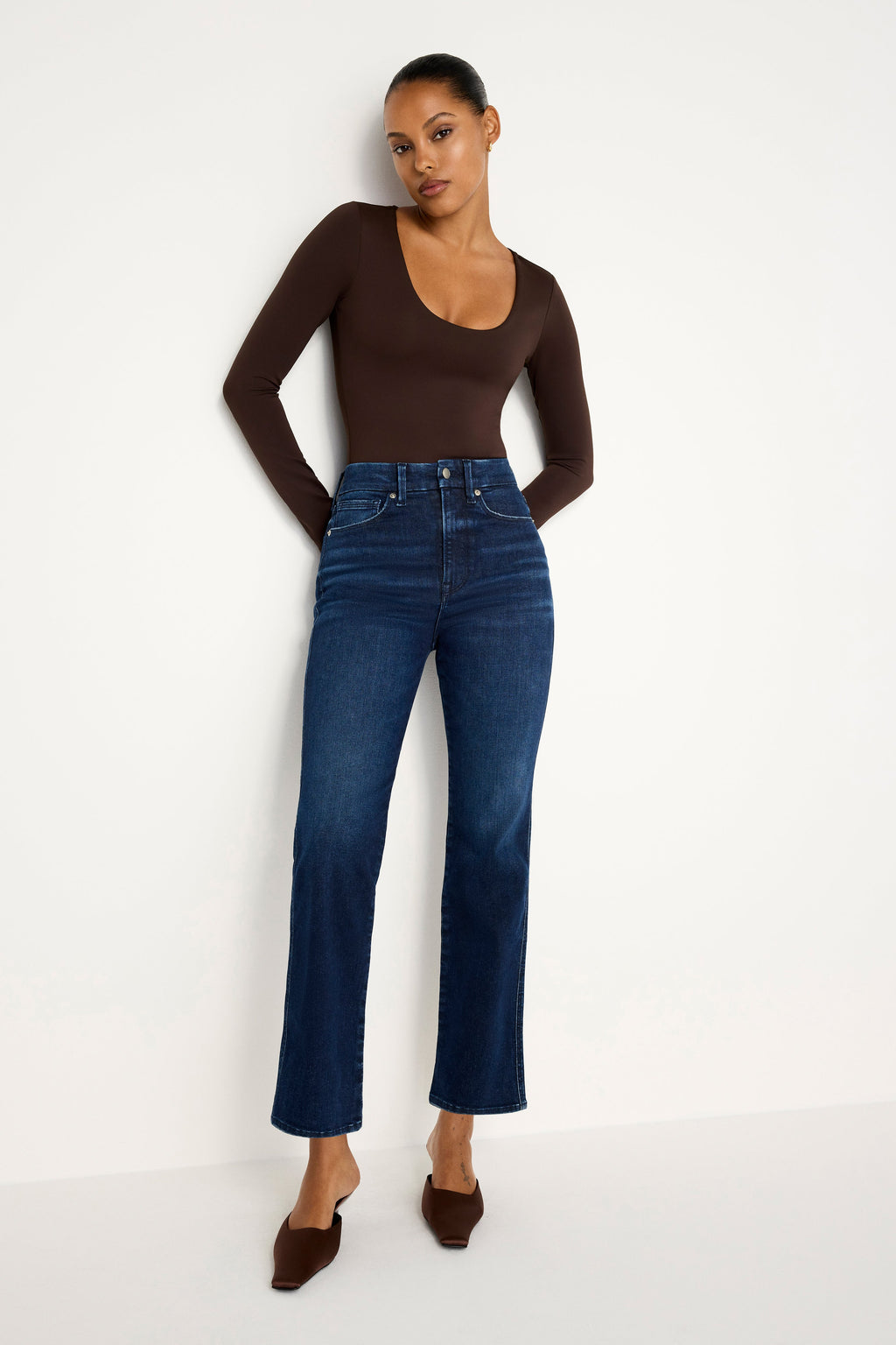 CURVE STRAIGHT JEANS | MARTÉA