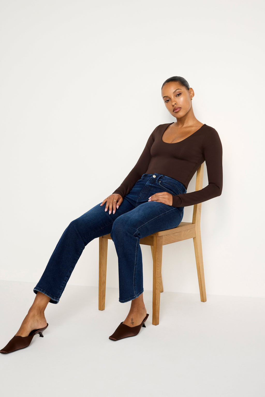 CURVE STRAIGHT JEANS | MARTÉA