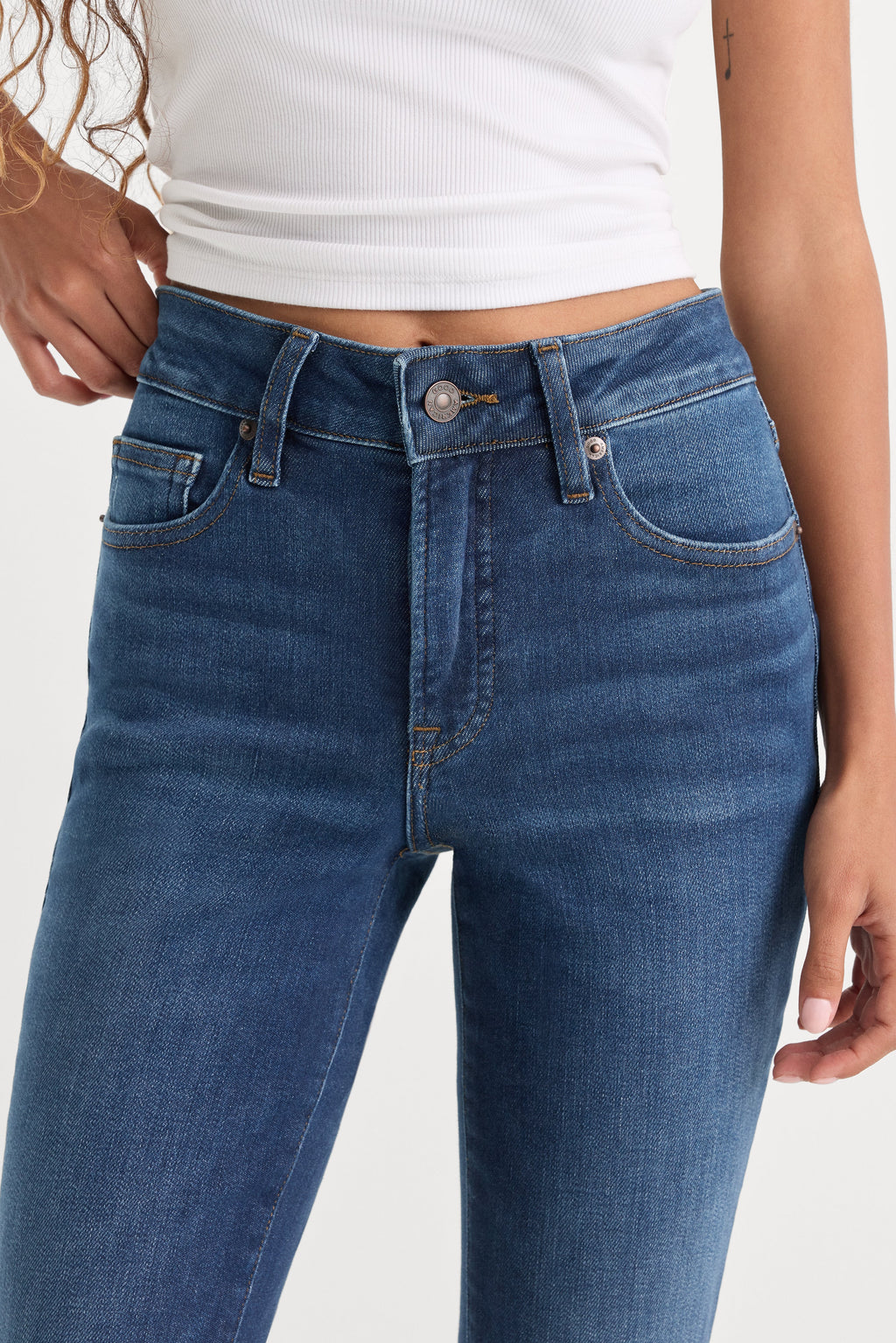 VAQUEROS PETITE FLARE JEANS | MARTÉA