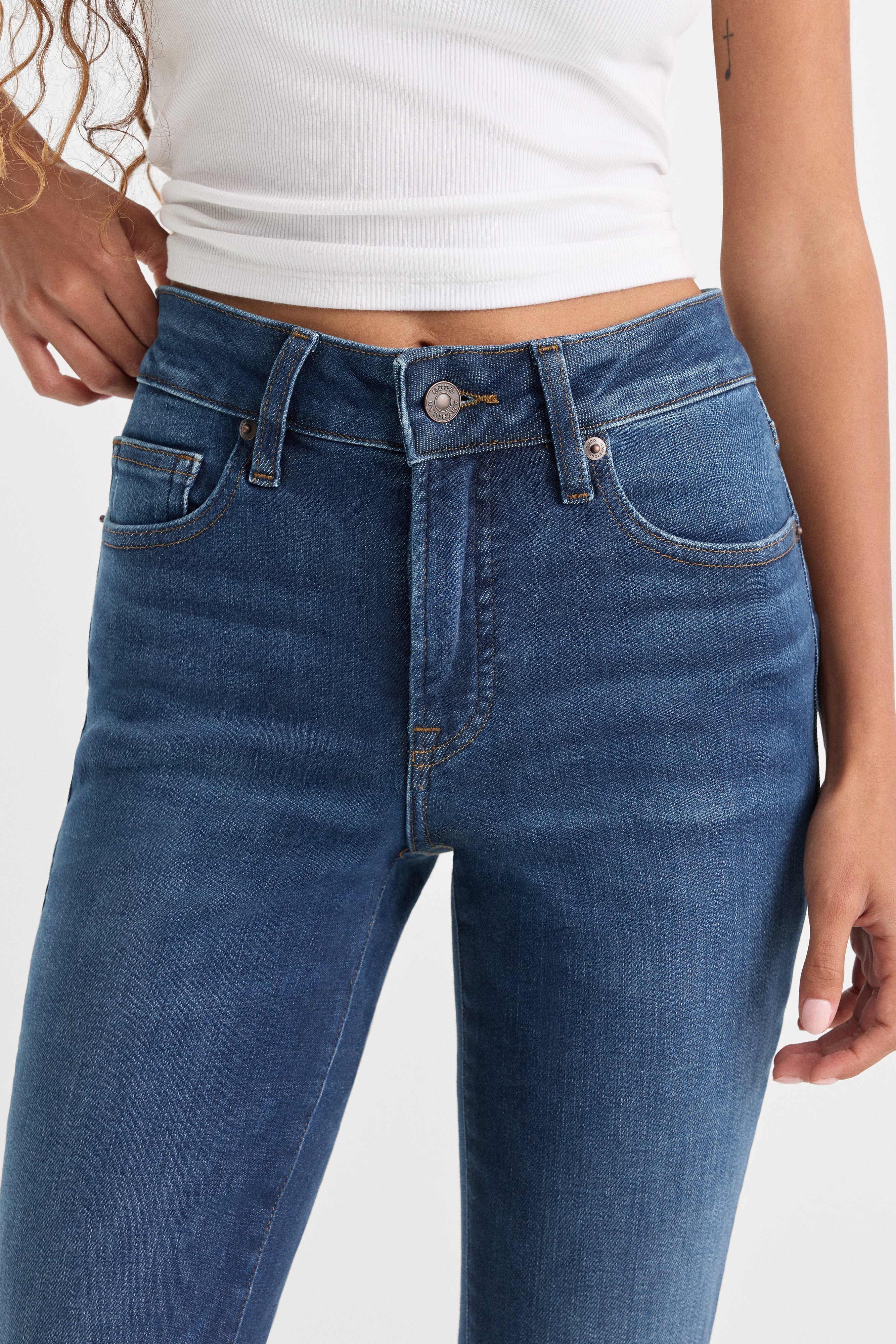 VAQUEROS PETITE FLARE JEANS | MARTÉA