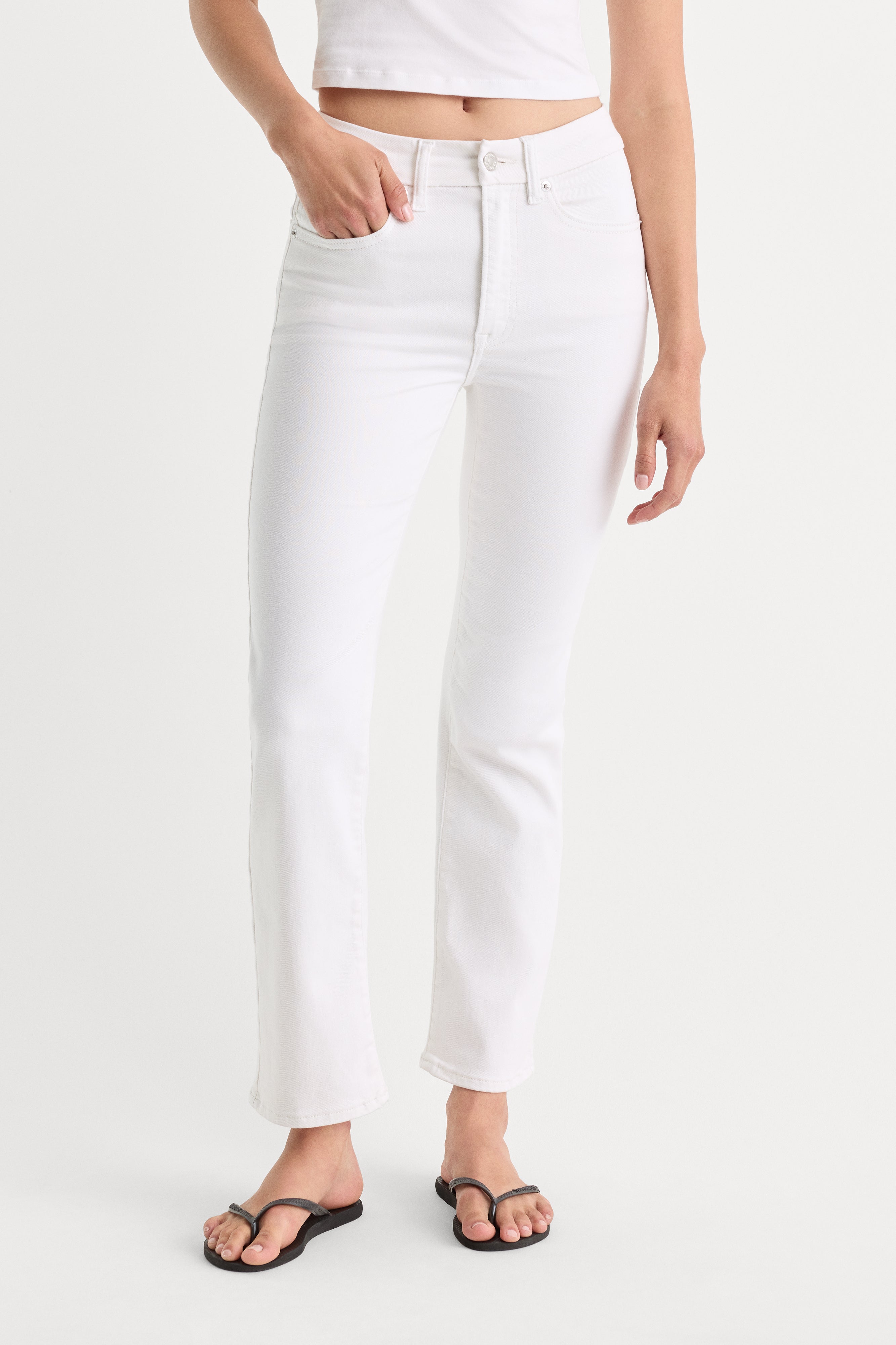 VAQUEROS LEGS STRAIGHT JEANS | MARTÉA