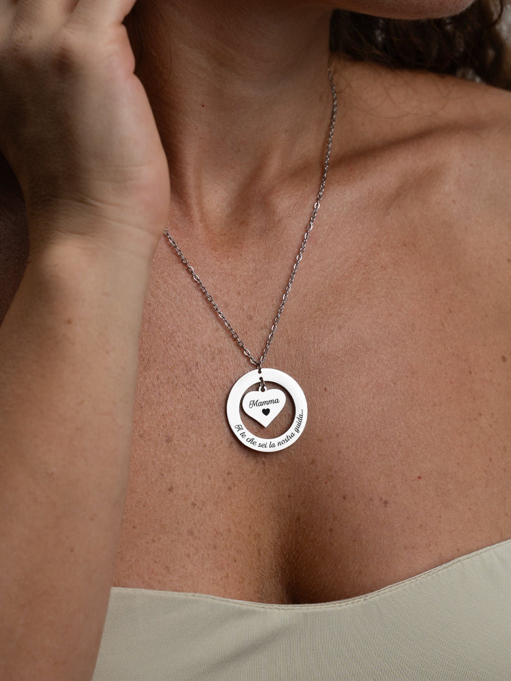 Collar Círculo con Corazón para Mamá o Abuela