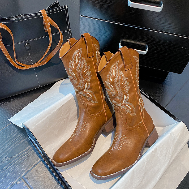 Genevieve - Botas Bordadas a la Media Pantorrilla