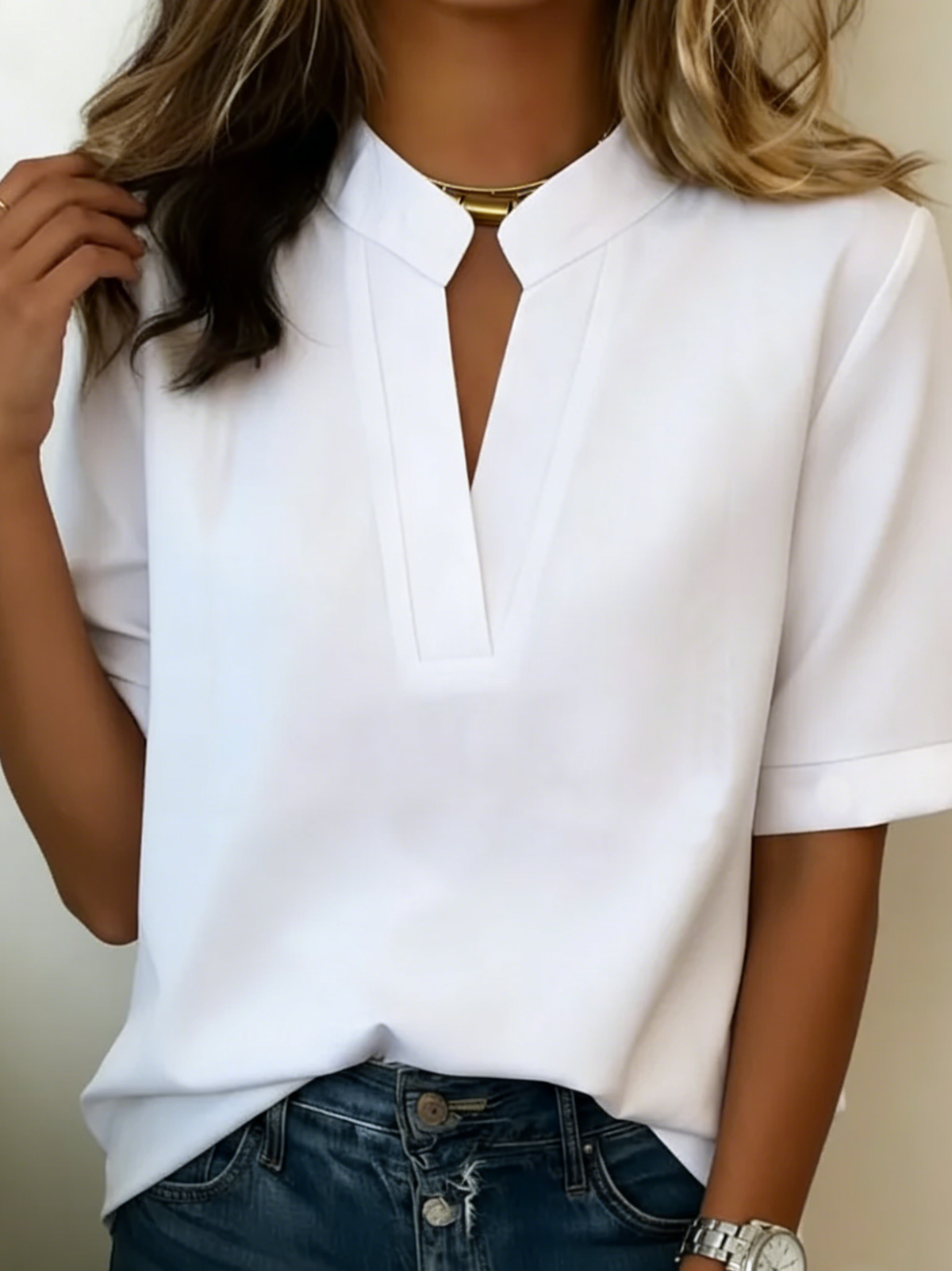 Amara - Blusa Elegante con Cuello Refinado