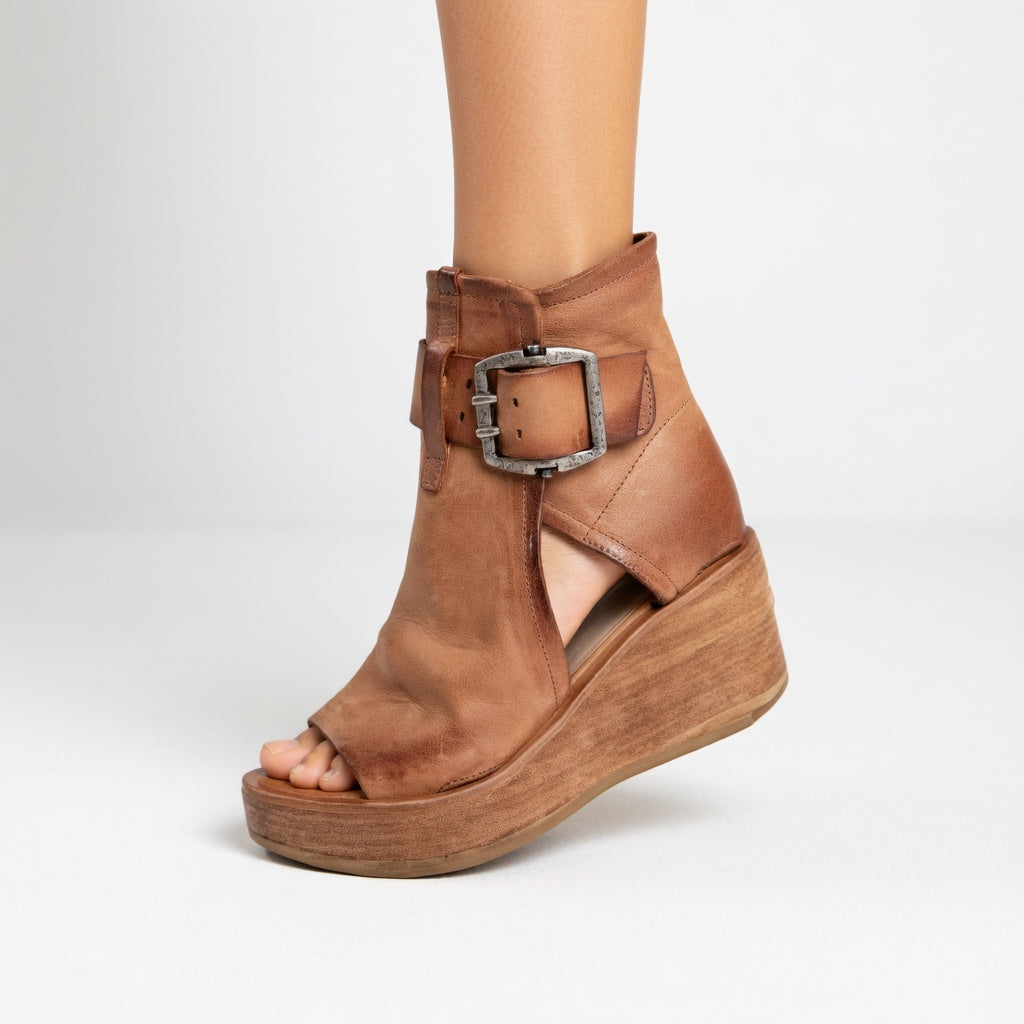 Botines de cuña con puntera al aire, estilo moderno