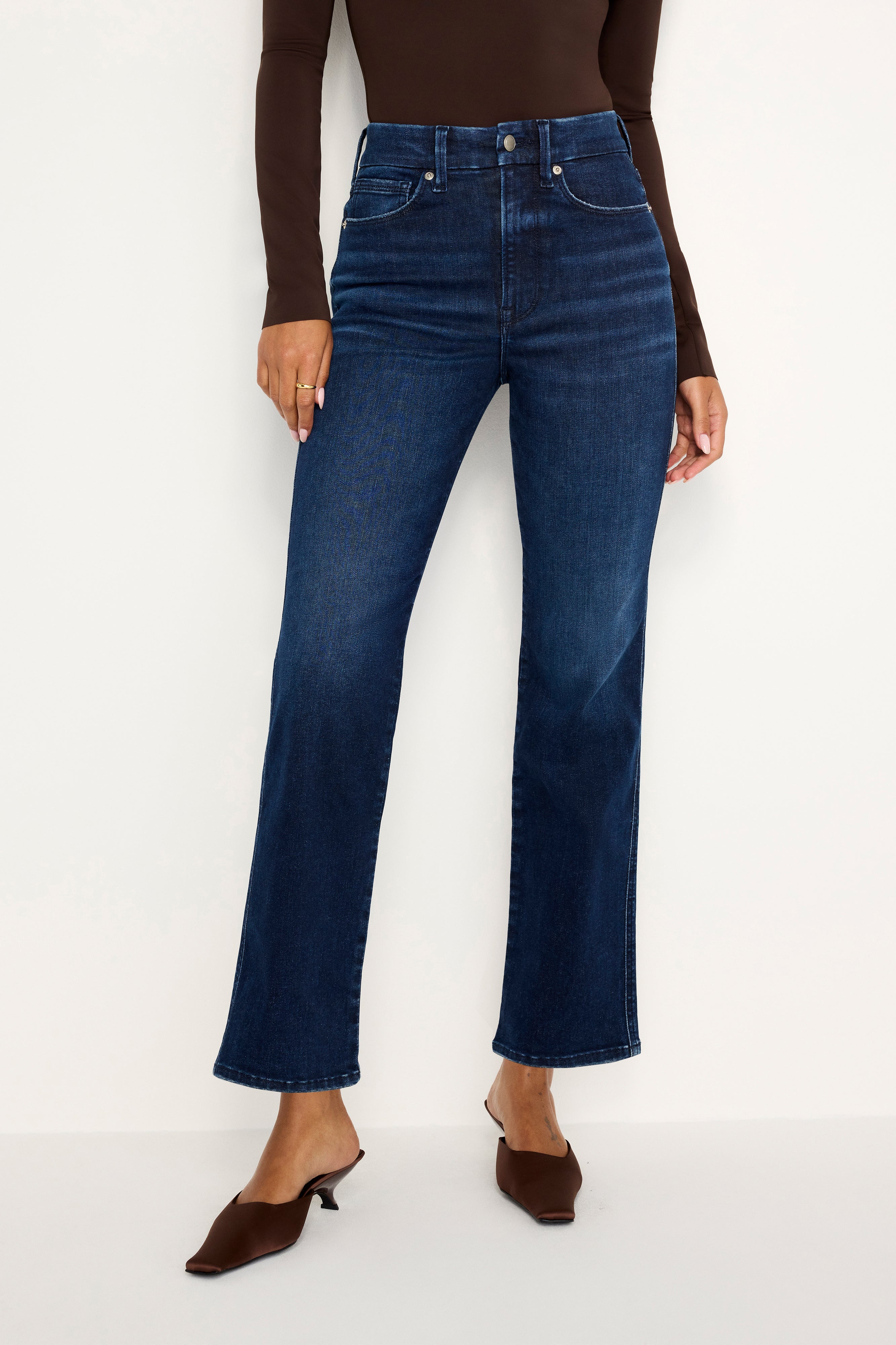 CURVE STRAIGHT JEANS | MARTÉA