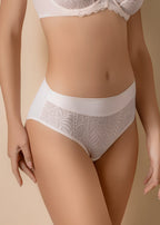 Braga de talle alto con tejido suave y encaje floral frontal - mod. Braga Mara