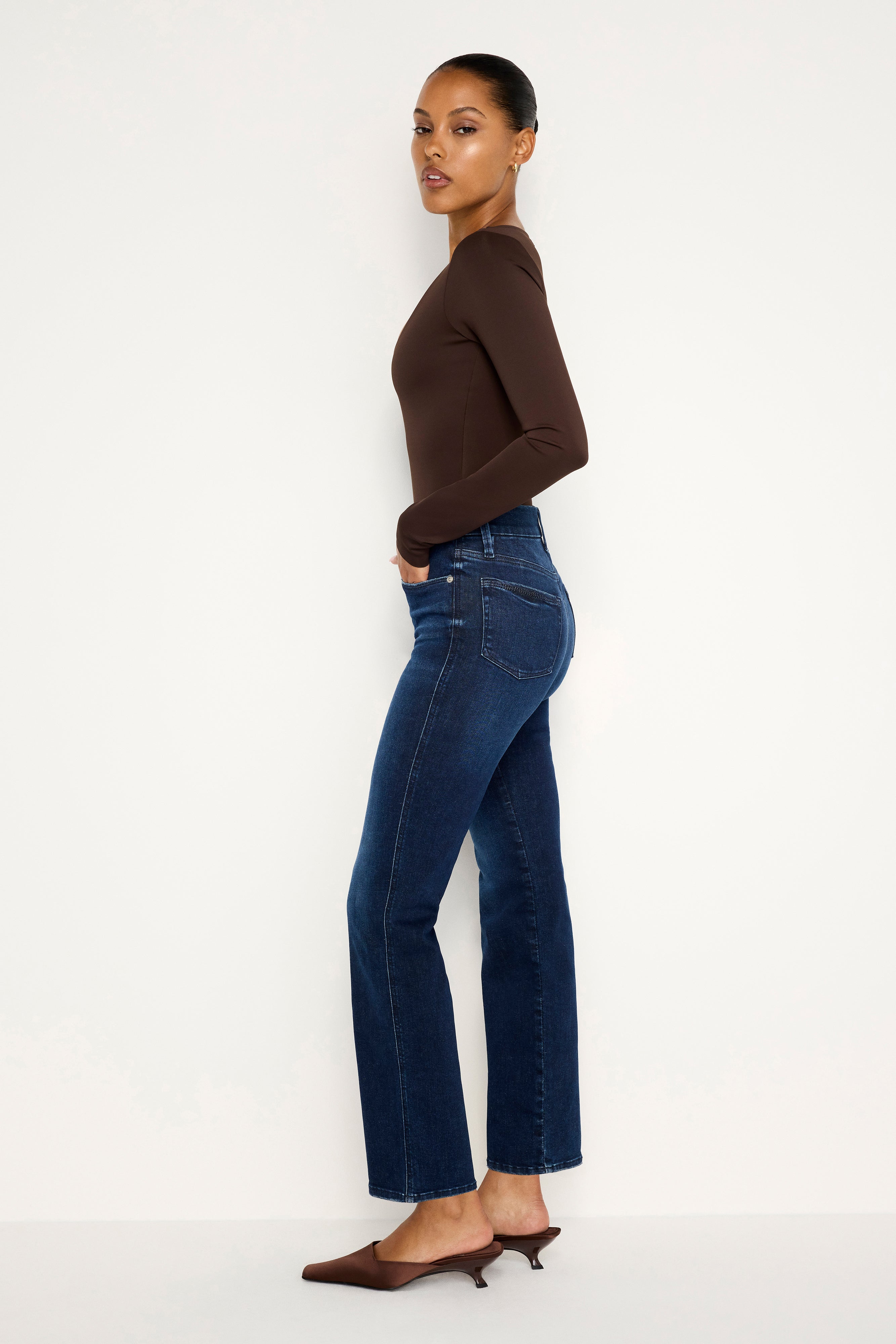 CURVE STRAIGHT JEANS | MARTÉA