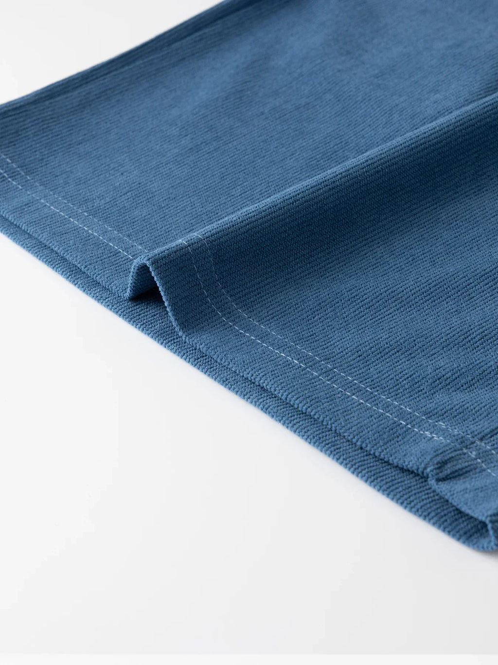 Juan y Marcel™ | Pantalón Corto Elegante con Rayas Sutiles