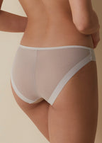 Braga de tiro bajo de encaje con elegante transparencia trasera en tul - mod. Vivian