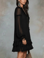 Carolina Vestido Mini de Chiffon Negro con Mangas Farol y Volantes