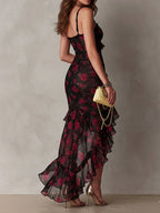 Lucía Vestido Chic Negro y Rojo con Estampado Floral y Volantes en el Bajo