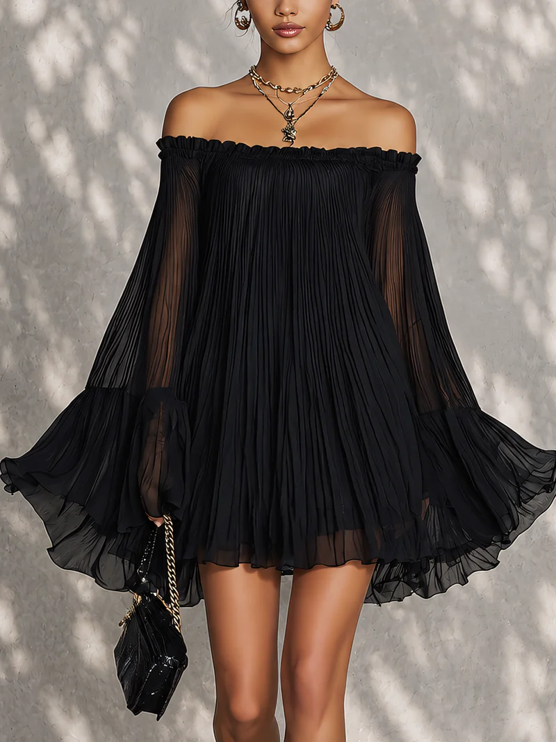 Lidia | Minivestido Negro con Mangas Acampanadas y Hombros al Aire Fruncidos