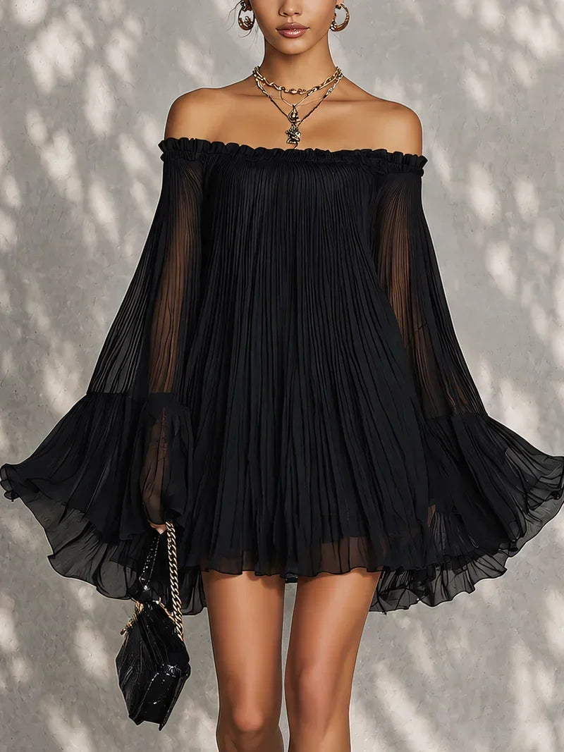 Elsa Vestido Mini Negro con Mangas Acampanadas y Volantes de Hombros al Descubierto