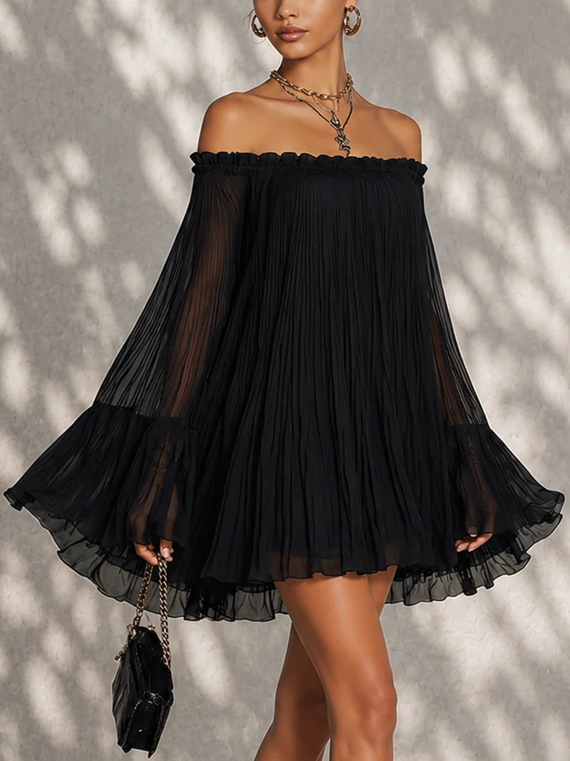 Lidia | Minivestido Negro con Mangas Acampanadas y Hombros al Aire Fruncidos