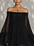 Elsa Vestido Mini Negro con Mangas Acampanadas y Volantes de Hombros al Descubierto