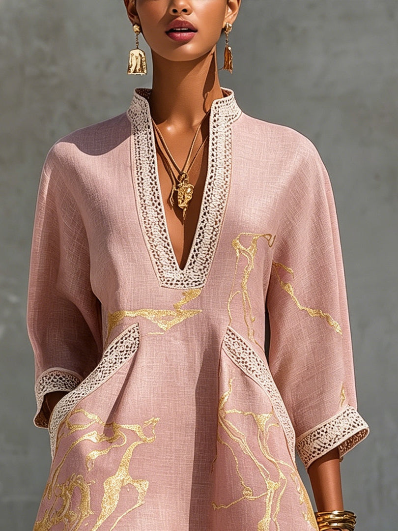 Niña | Minivestido de Encaje Crochet Rosa con Motivos Dorados y Escote en V