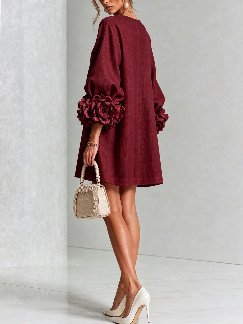 Elvira Vestido Mini con Botones Florales y Mangas de Flores