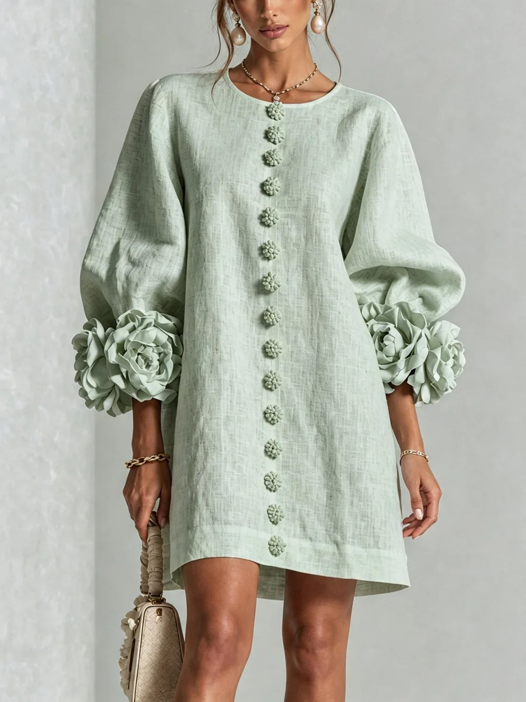 Elvira Vestido Mini con Botones Florales y Mangas de Flores