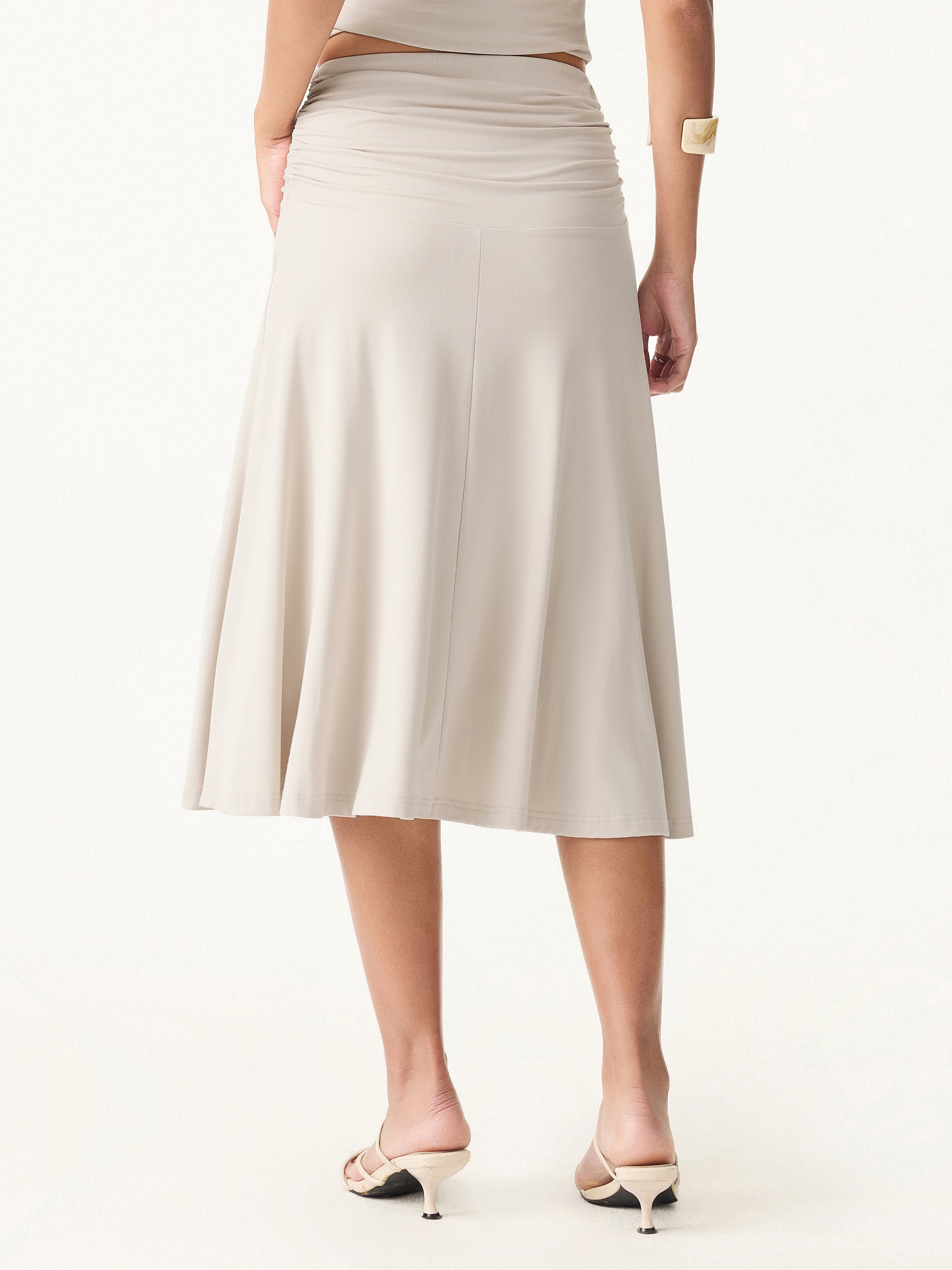 Conjunto de 2 Piezas: Top Sujetador Cuello Halter y Falda Midi Línea A