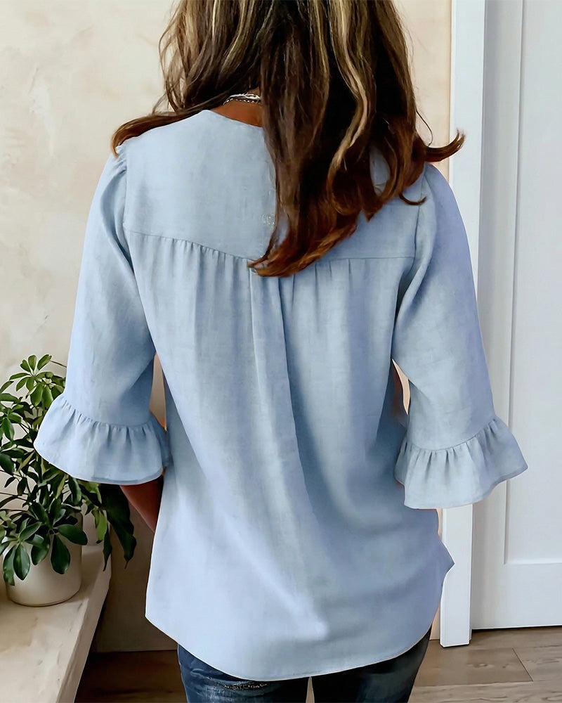Sophia | Blusas de Color Liso con Botones de Madera y Volantes